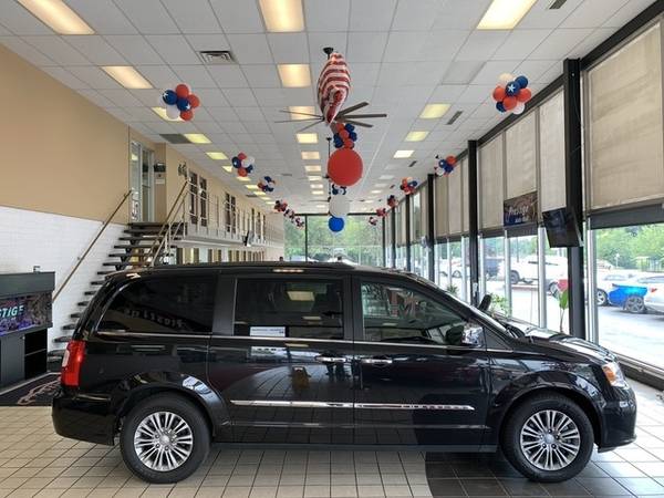 *2016* *Chrysler* *Town Country* *Touring-L Anniversary Edition* -*... for sale in Tallmadge, MI – photo 14