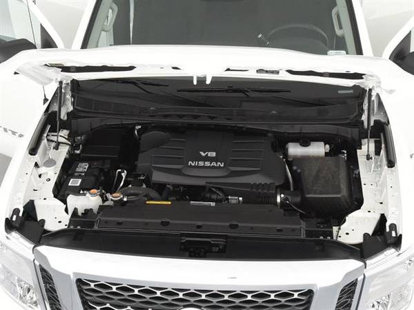 2018 Nissan Titan Crew Cab SV Pickup 4D 5 1/2 ft pickup White - for sale in Columbia, SC – photo 4