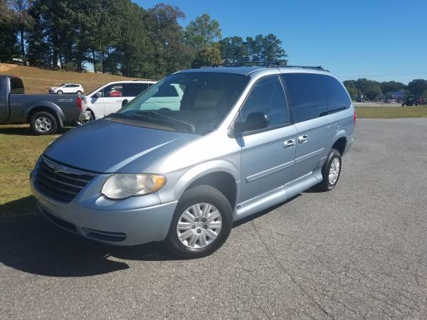 WHEELCHAIR ACCESSIBLE AUTO SIDE ENTRY VAN ONLY 48K for sale in Shelby, NC – photo 12