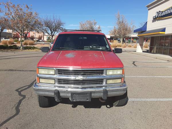 1994 Chevrolet Suburban 2500 4 x 4 - cars & trucks - by owner -... for sale in Albuquerque, NM – photo 2