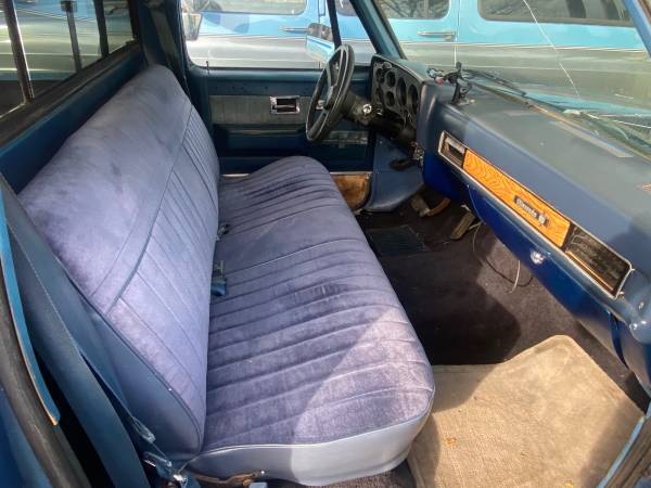 1981 Chevy C10! Short Bed! 350 V8! Runs good! Needs cosmetic work -... for sale in Fort Worth, TX – photo 14
