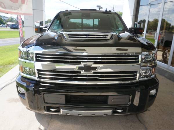 2017 Chevy Chevrolet Silverado 2500HD High Country 4WD 153WB pickup for sale in Baton Rouge , LA – photo 3