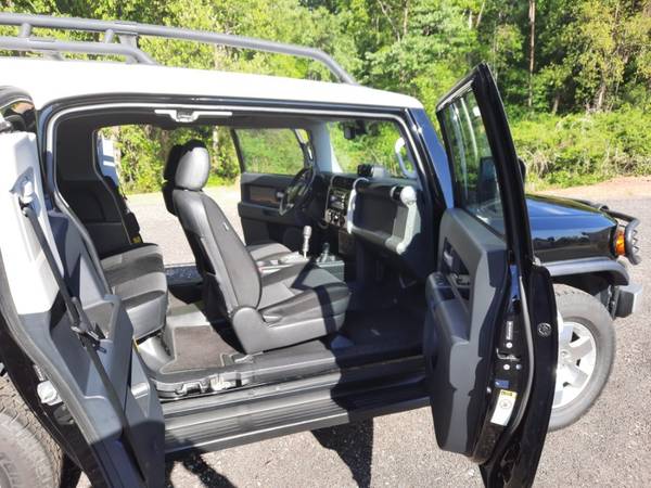2010 Toyota FJ Cruiser with ONLY 120, 267 Miles-Greensboro - cars & for sale in Denver, NC – photo 6