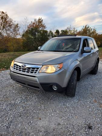 2010 Subaru forester 2.5x Premium - cars & trucks - by owner -... for sale in Indianapolis, IN – photo 4