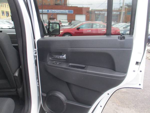 2011 Jeep Liberty Sport 4WD Hot Deal/Cold AC & Clean Title for sale in Roanoke, VA – photo 18