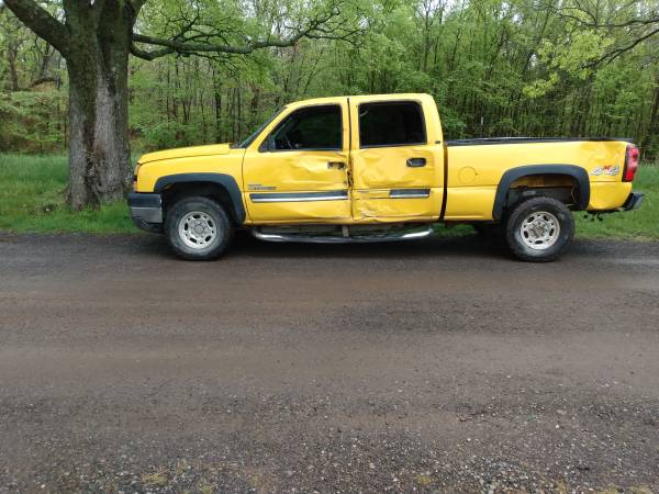 2006 LBZ Diesel Silverado Crew 4x4 1 owner - - by for sale in Other, KS – photo 2