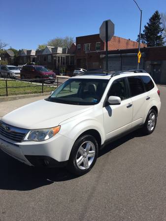 Subaru Forester Premium limited 2009 white/leather/navi - cars & for sale in Corona, NY – photo 8