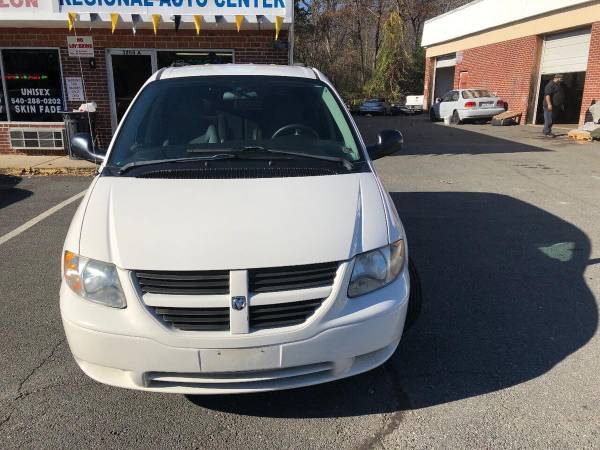 2005 Dodge Caravan SXT 4dr Mini Van CALL OR TEXT TODAY! - cars &... for sale in Stafford, District Of Columbia – photo 4