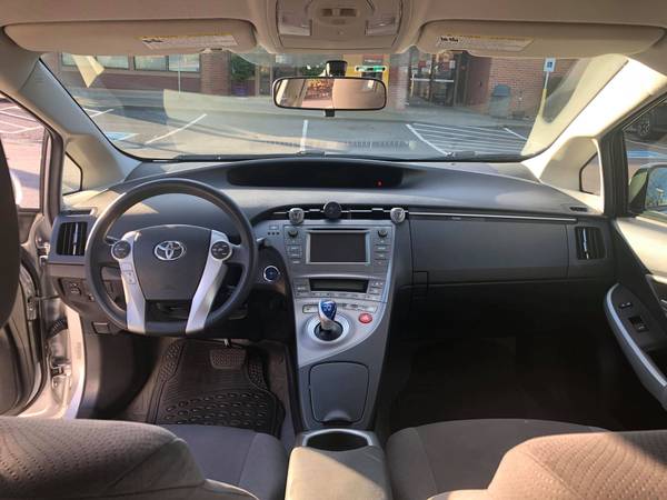 2013 Prius with low mileage - cars & trucks - by owner - vehicle... for sale in Settle, WA – photo 6