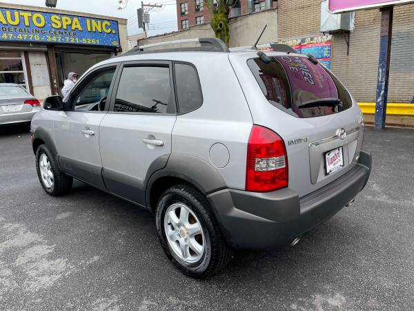 2005 Hyundai Tucson 4x4 - - by dealer - vehicle for sale in STATEN ISLAND, NY – photo 3