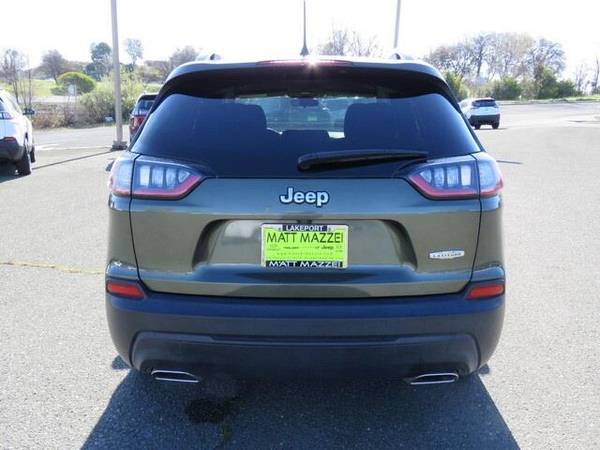 2019 Jeep Cherokee SUV Latitude (Olive Green Pearlcoat) - cars & for sale in Lakeport, CA – photo 8