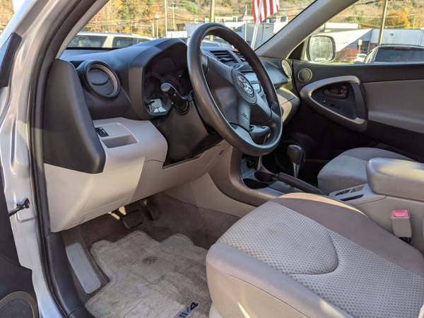 Wow! A 2006 Toyota RAV4 with 138,276 Miles-Hartford - cars & trucks... for sale in Thomaston, CT – photo 19
