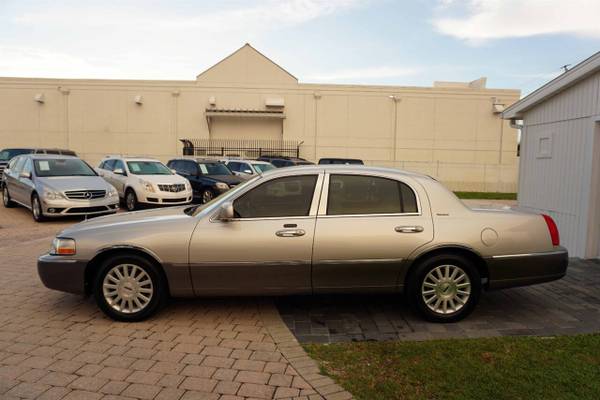 2003 Lincoln Town Car Signature - Low Miles, Immaculate Condition, Lea for sale in Naples, FL – photo 16