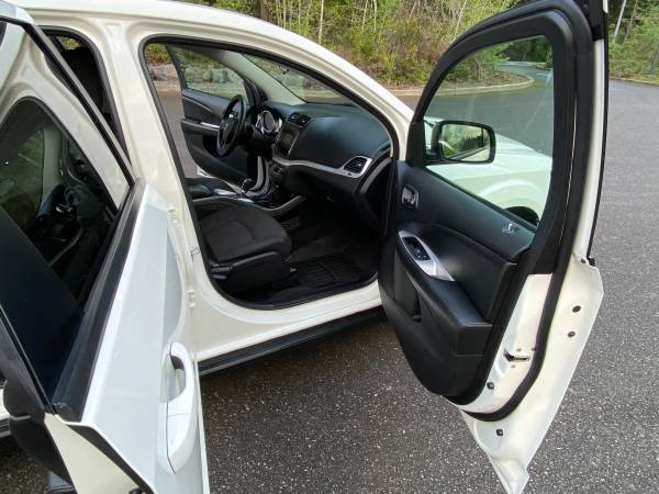 Dodge Journey SXT - V6 3rd Row Seats 79K Miles 2012 - cars & for sale in Redmond, WA – photo 14