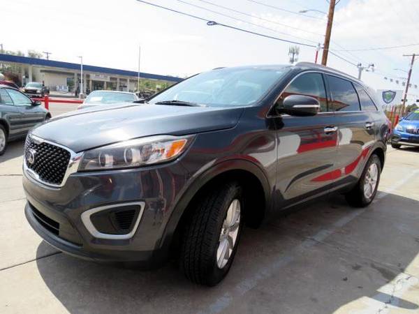 2016 Kia Sorento LX 2WD -FINANCING FOR ALL!! BAD CREDIT OK!! - cars... for sale in Albuquerque, NM – photo 4