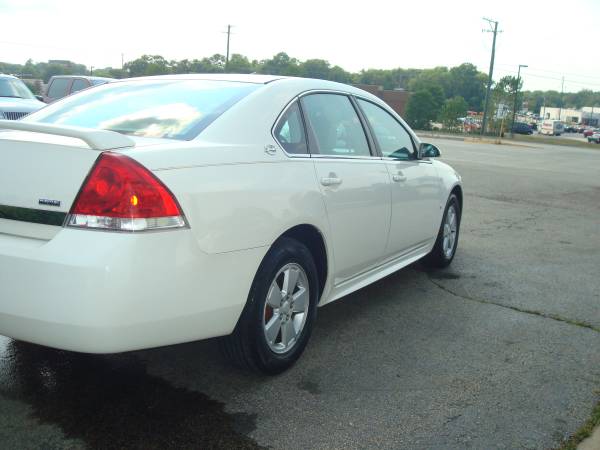 2009 Chevrolet Impala LT White - - by dealer - vehicle for sale in Crystal Lake, IL – photo 6