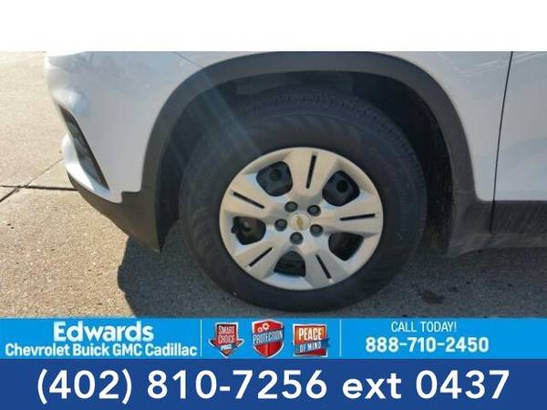 2018 Chevrolet Trax wagon LS (Summit White) for sale in Council Bluffs, IA – photo 11