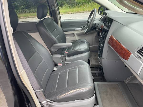 2008 Chrysler Town & Country Wheelchair Van - - by for sale in Newnan, GA – photo 11