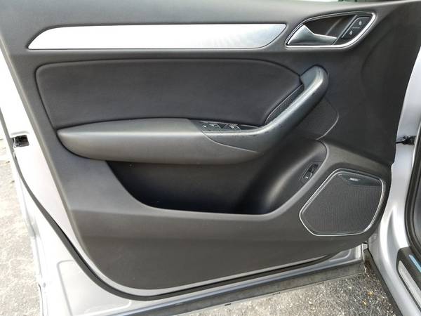 2015 Audi Q3 2.0T Prestige EDITION~ NAVI~ CAMERA~ PANO ROOF~ CLEAN... for sale in Sarasota, FL – photo 19
