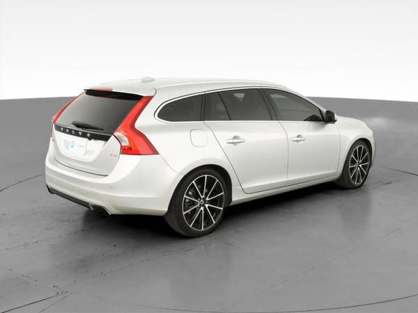 2016 Volvo V60 T5 Drive-E Premier Wagon 4D wagon Silver - FINANCE -... for sale in Wayzata, MN – photo 11