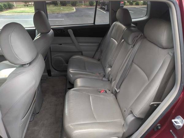 2008 Toyota Highlander - Leather - 3rd Row - Clean for sale in Starkville, MS – photo 10