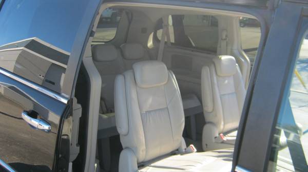 2010 CHRYSLER TOWN AND COUNTRY - cars & trucks - by dealer - vehicle... for sale in Grand Rapids, MI – photo 15