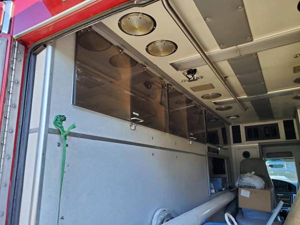 STEP VAN Grumman Aluminium body cargo Manual SBC Food Truck... for sale in Palatine, IL – photo 12