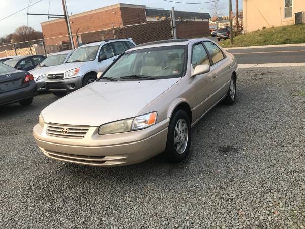 1998 TOYOTA CAMRY XLE 75K - cars & trucks - by dealer - vehicle... for sale in Alexandria, District Of Columbia – photo 2