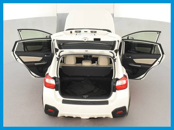 2017 Subaru Crosstrek 2 0i Premium Sport Utility 4D hatchback White for sale in Tucson, AZ – photo 18