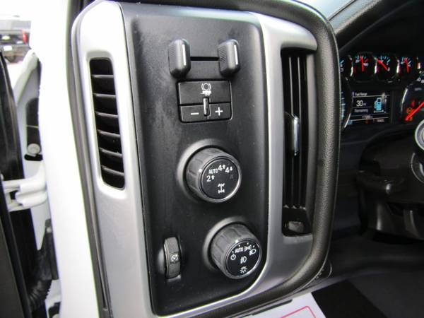 2018 *GMC* *Sierra 1500* *4WD Crew Cab 143.5 SLT* Su - cars & trucks... for sale in Omaha, NE – photo 13