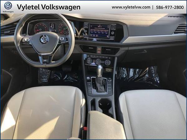 2019 Volkswagen Jetta sedan R-Line Auto w/SULEV - Volkswagen Deep for sale in Sterling Heights, MI – photo 11