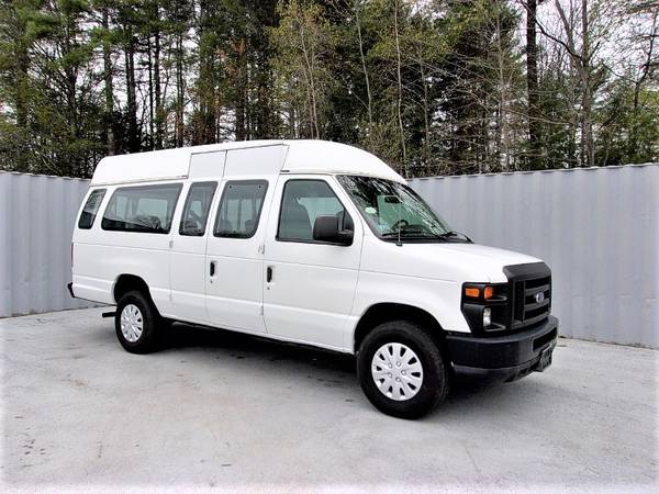 2008 FORD E 250 SUPER DUTY EXTENDED WHEELCHAIR VAN HANDICAP - cars & for sale in Brentwood, MA – photo 3