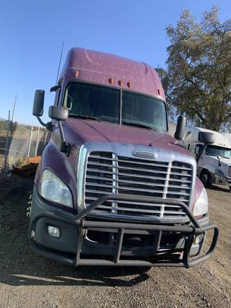 2013 Freightliner Cascadia - cars & trucks - by owner - vehicle... for sale in Yuba City, CA – photo 3