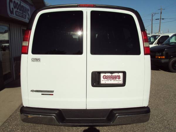 2010 Chevrolet Express Passenger AWD 1500 135 LT for sale in Other, OH – photo 2