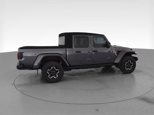 2020 Jeep Gladiator Rubicon Pickup 4D 5 ft pickup Gray - FINANCE -... for sale in Lansing, MI – photo 12