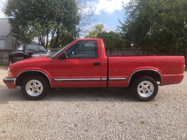 2000 CHEVY S10, NO RUST, 6 SPEED, LT1 MOTOR, VERY NICE & CLEAN -... for sale in Vienna, WV – photo 2