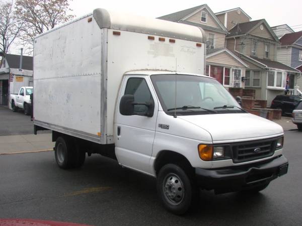 2005 FORD E350 SD CUTAWAY 12FT BOX TRUCK - - by dealer for sale in Richmond Hill, NY – photo 3