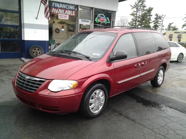 2006 Chrysler Town and Country Touring -- Rear Entertainment! - cars... for sale in Bausman, PA