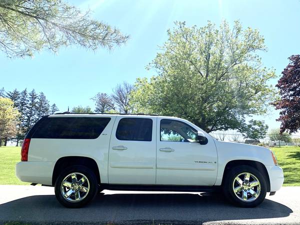 2009 GMC Yukon XL SLT 4WD - - by dealer - vehicle for sale in Beech Grove, IN – photo 5