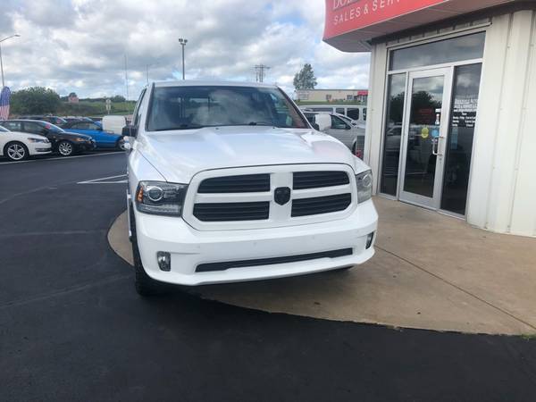 2014 RAM 1500 Sport Crew Cab SWB 4WD for sale in Dodgeville, WI – photo 4