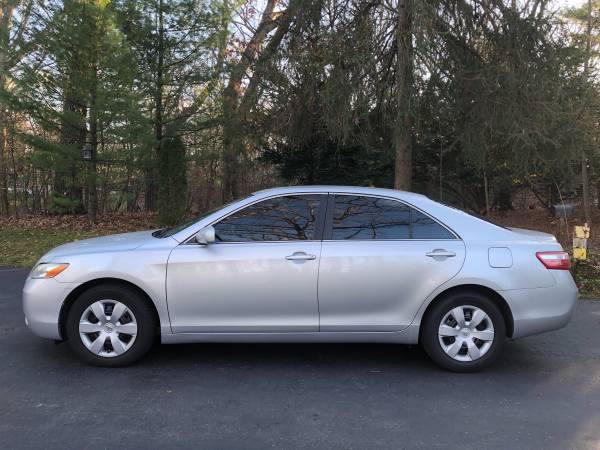 2009 Toyota Camry LE 4 Door Sedan Clean - cars & trucks - by owner -... for sale in Crystal Lake, IL – photo 3