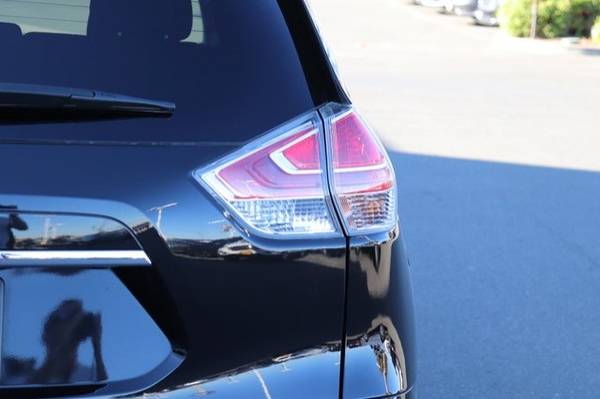 2016 *Nissan* *Rogue* SV hatchback Magnetic Black for sale in Pittsburg, CA – photo 9