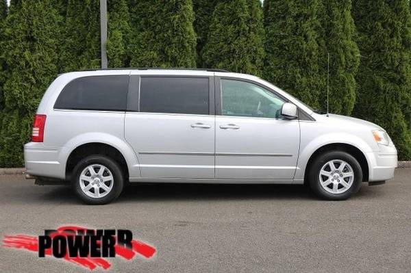 2010 Chrysler Town & Country Touring Minivan, Passenger for sale in Salem, OR – photo 7