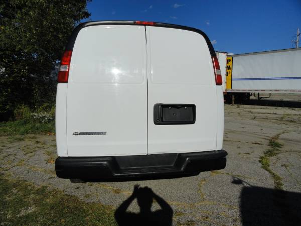 2008 RUST FREE CHEVY G3500 EXTENDED CARGO VAN WITH 6.0L ENGINE for sale in TALLMADGE, IN – photo 11