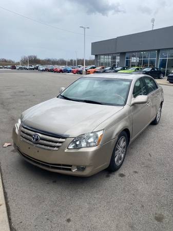 2005 Toyota Avalon XLS - - by dealer - vehicle for sale in Plainfield, IN – photo 10
