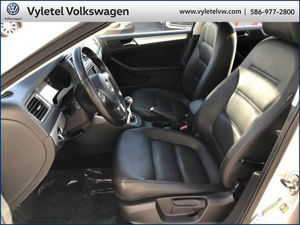 2011 Volkswagen Jetta Sedan sedan 4dr Manual TDI w/Nav - Volkswagen... for sale in Sterling Heights, MI – photo 17