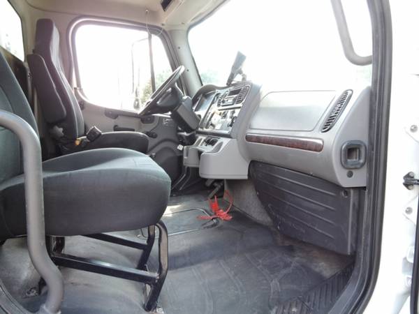 2011 FREIGHTLINER M2 22 FOOT BOX TRUCK with for sale in Grand Prairie, TX – photo 20