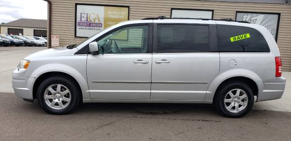 FAMILY FRIENDLY! 2009 Chrysler Town & Country 4dr Wgn Touring for sale in Chesaning, MI – photo 7