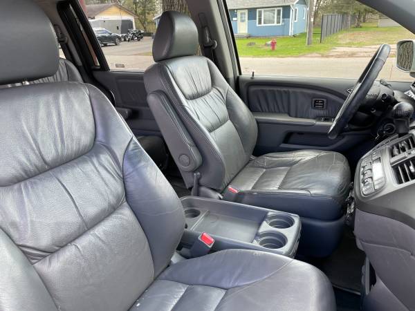 2007 Honda Odyssey Touring Minivan with Nav, DVD want to sell ASAP for sale in Wausau, WI – photo 3