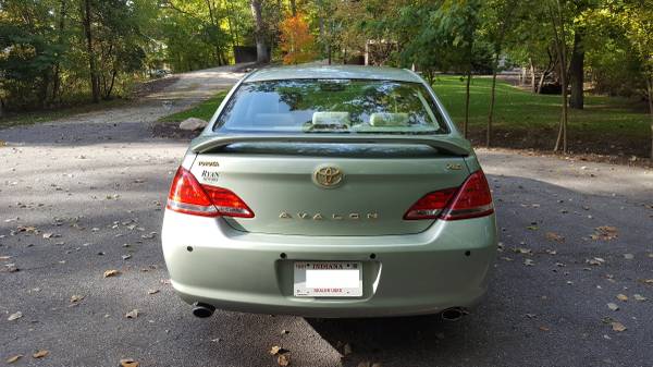 2005 Toyota Avalon (ONLY 90,404 MILES) for sale in Warsaw, IN – photo 4